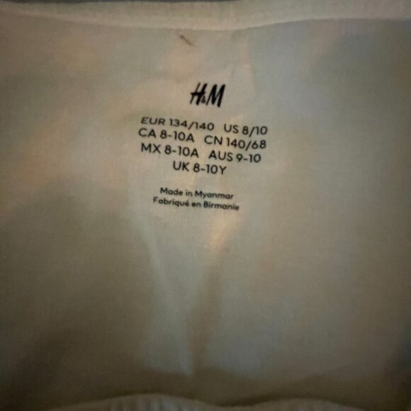 H&M Capped Sleeve Cream Colored Shirt NWT - Picture 2 of 4